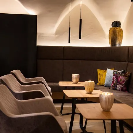 Posthotel 3* プフンツ